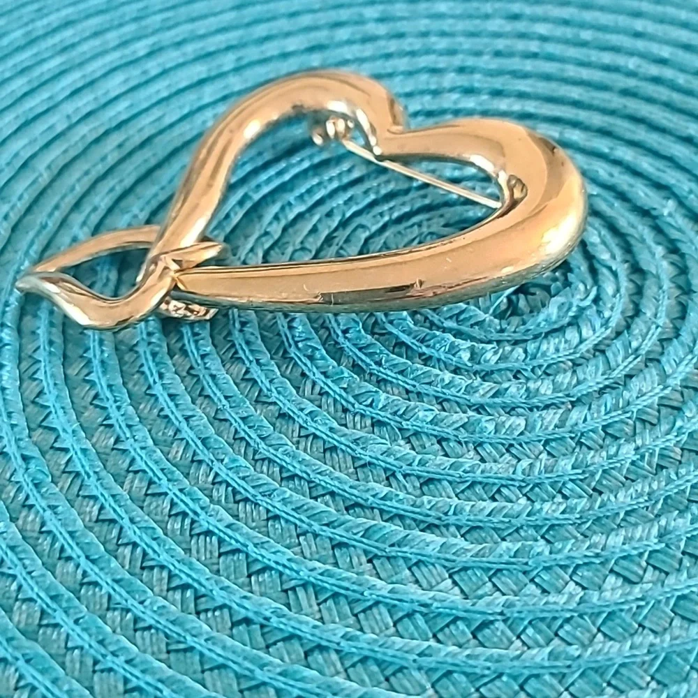 Elegant Gold Toned Double Heart Brooch